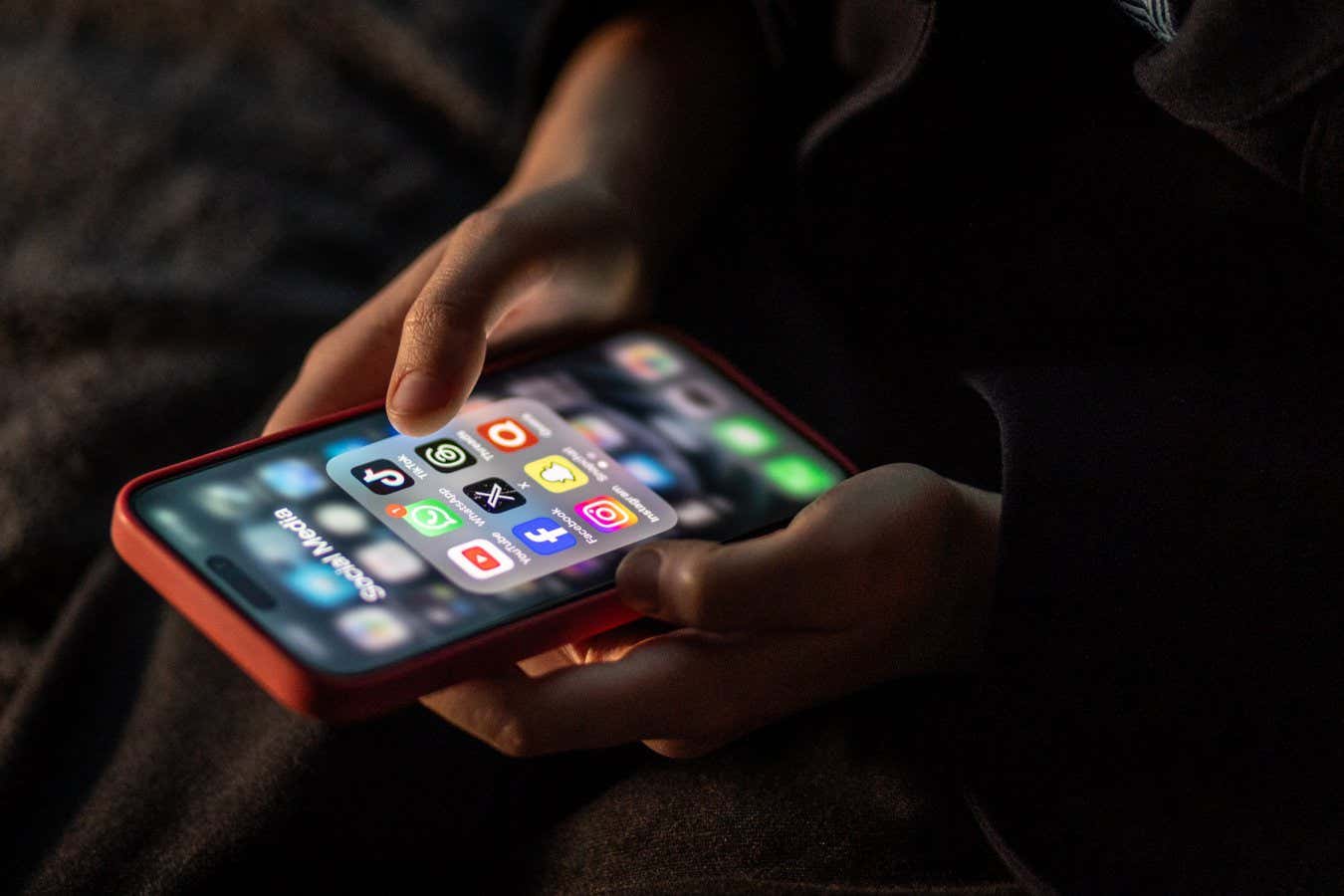 İngiltere, Apple'ı tüm şifreli verilerinizi ortaya çıkarmaya zorlamak üzere mi?