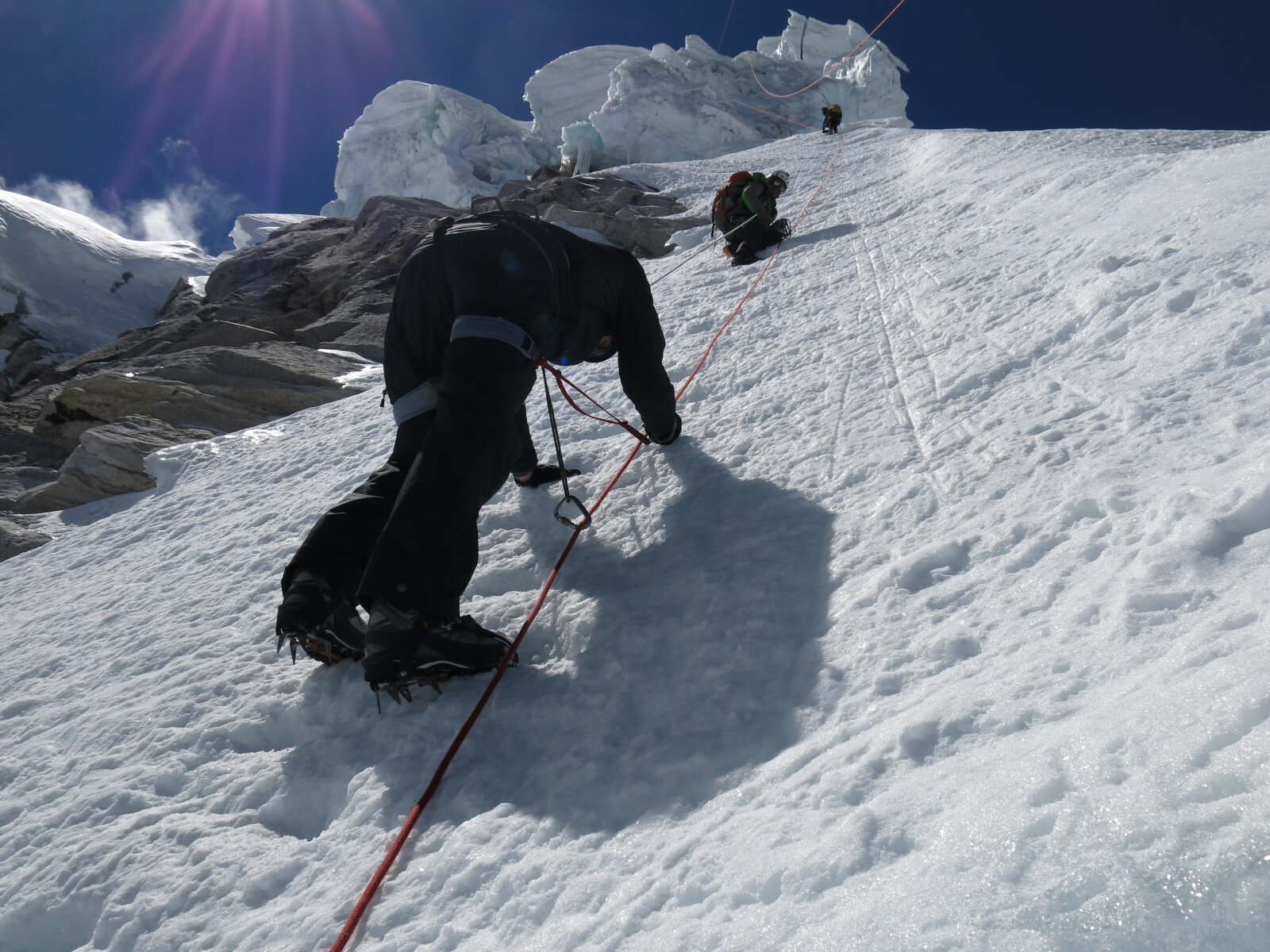 Tropikal Dağ Buz Çekirdekleri, Dünya Tarihinde İklim Bilmelerini Dealize Etmeye Yardımcı Oluyor