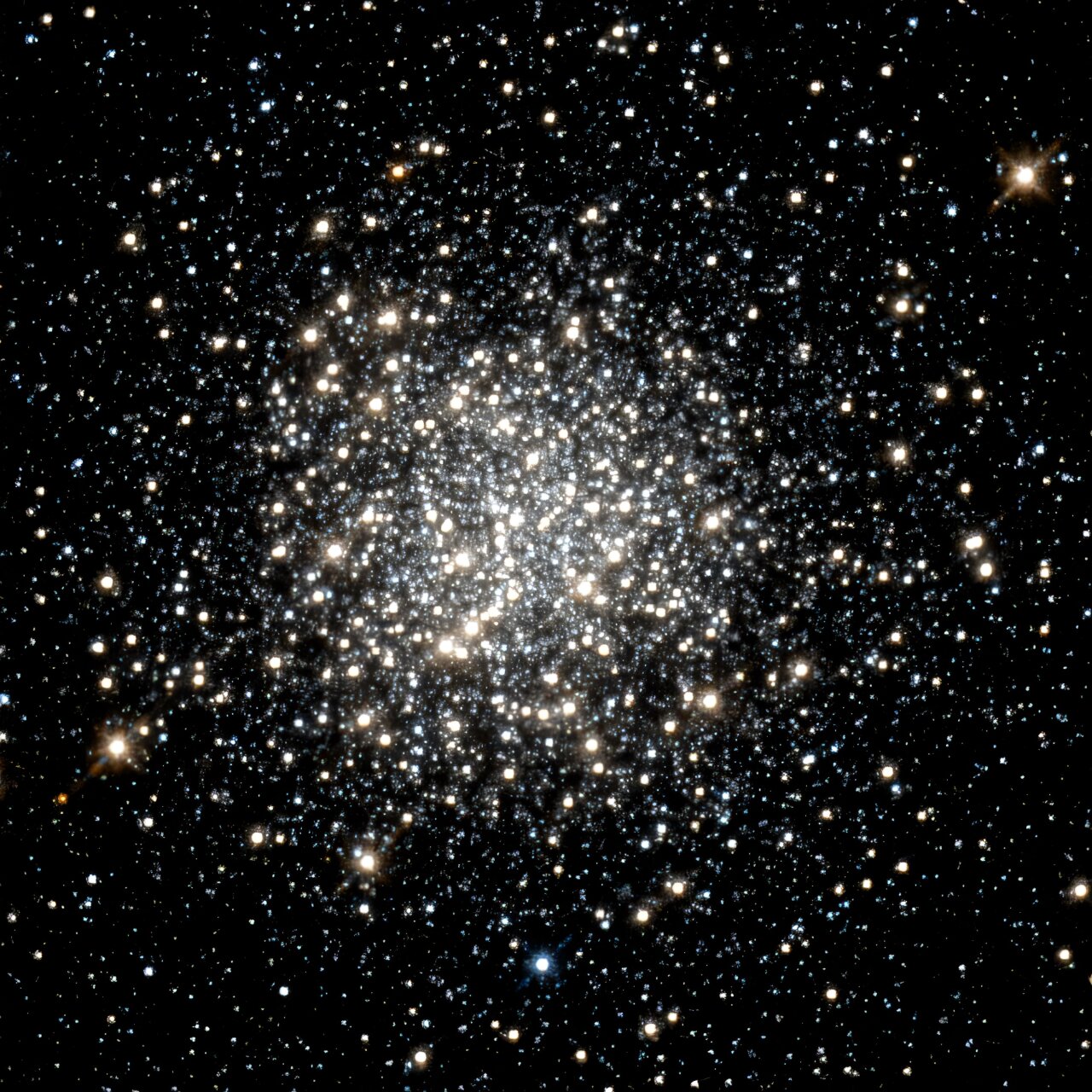 Çalışma, küresel küme NGC 1754'ün özelliklerini yeniden yatırım yapıyor