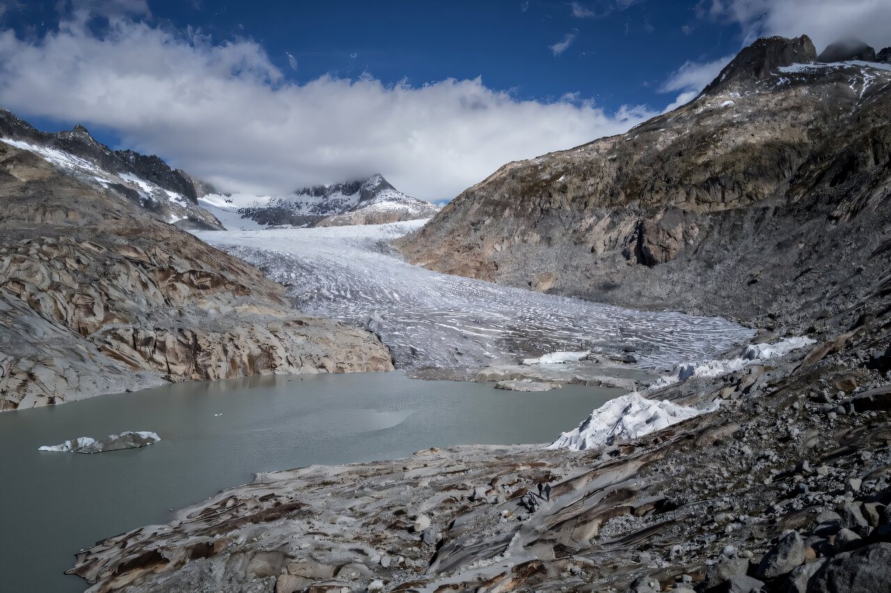 İsviçre buzullarının kar örtüsü bu yıl ortalamanın altında: çalışma