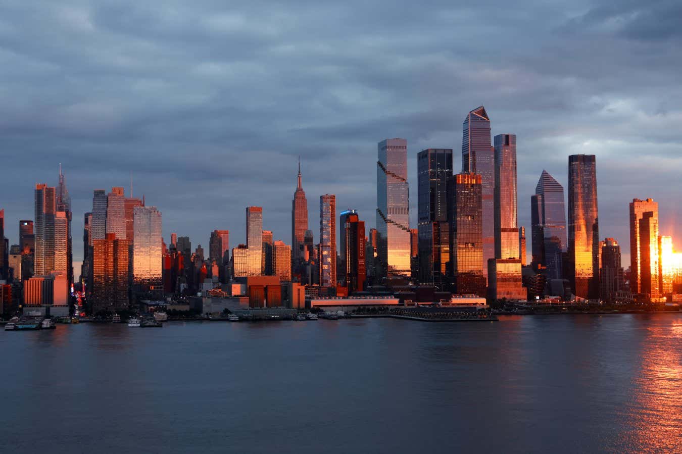 New York ve Seattle gibi büyük ABD şehirleri hızlı bir şekilde batıyor