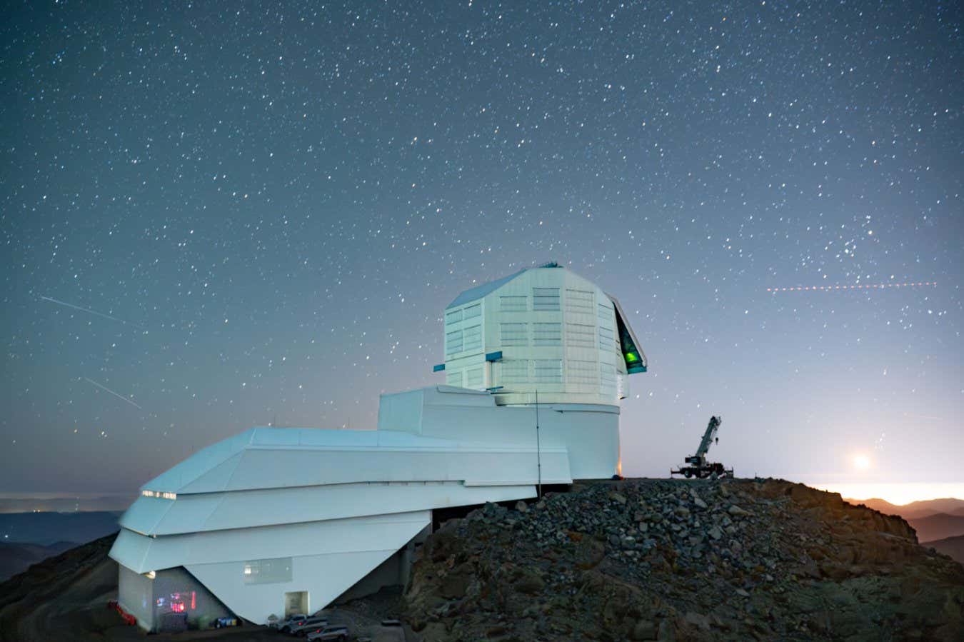 Rubin Observatory in March 2024...***..Observatorio Rubin en marzo de 2024.