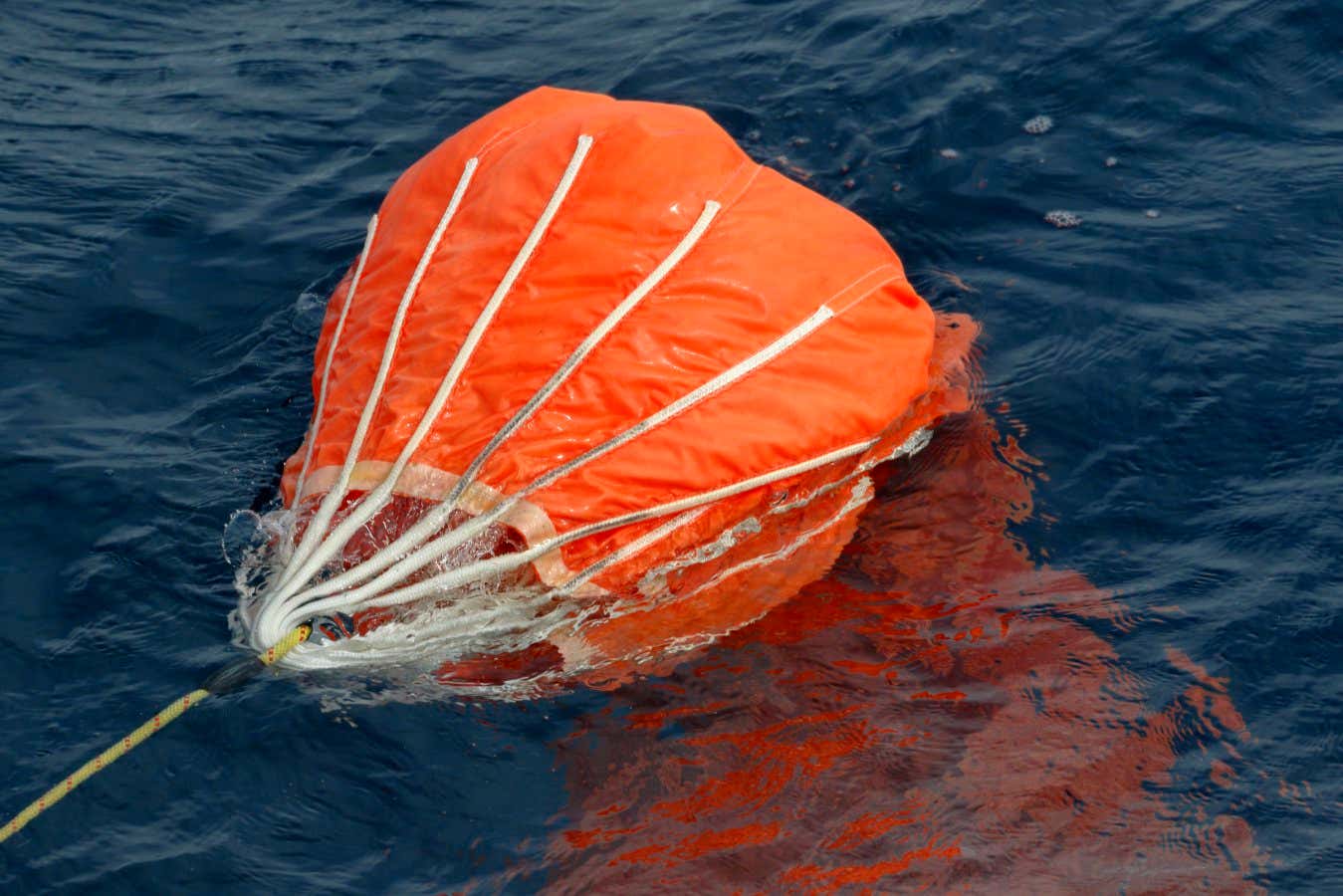 Dev paraşütlerle hayati bir okyanus akımını kurtarmak için cesur plan