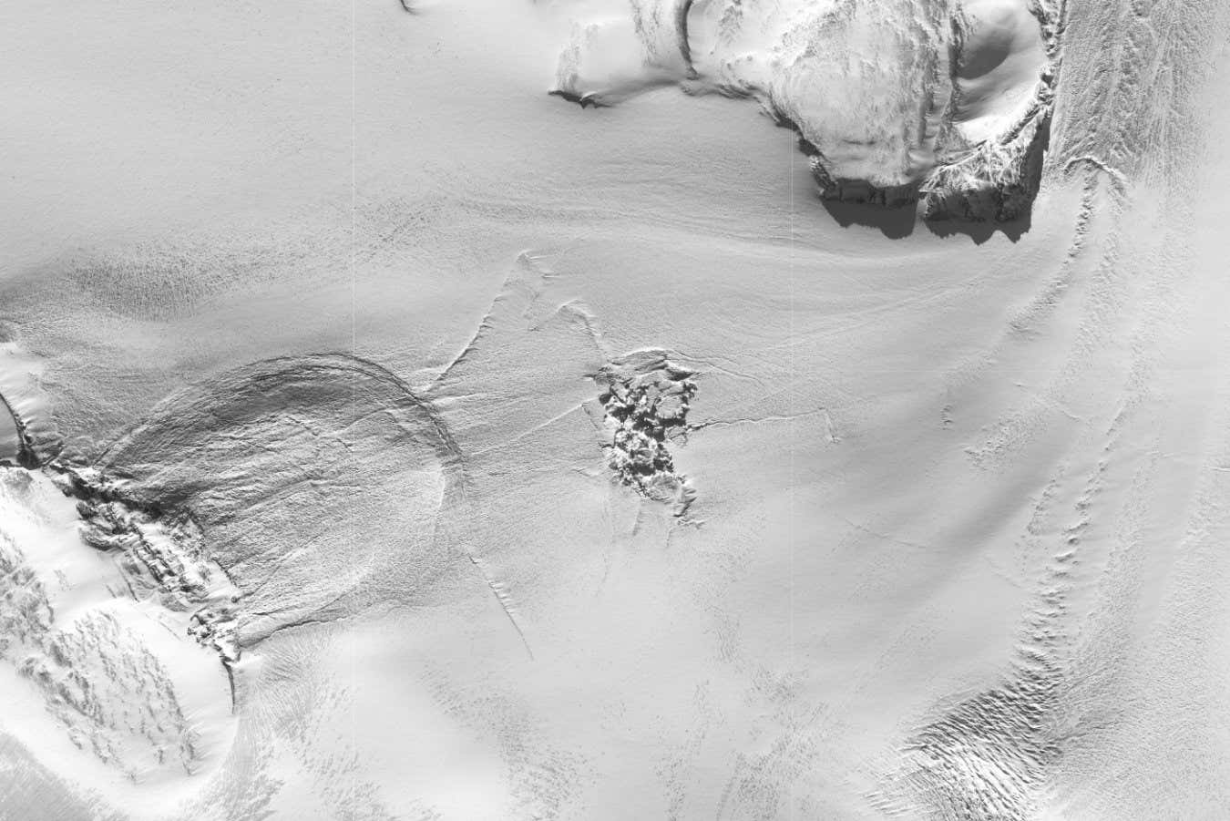 Eriyik Su Grönland Buz'dan Patlamalar Tezgahın İlk Püskürmesinde