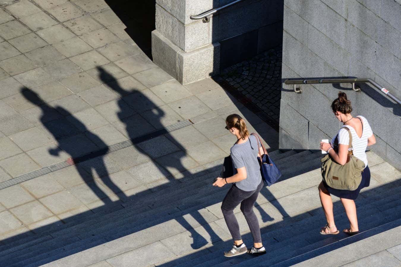 Günde 7000 adım yürümek bizi sağlıklı tutmak için yeterli görünüyor