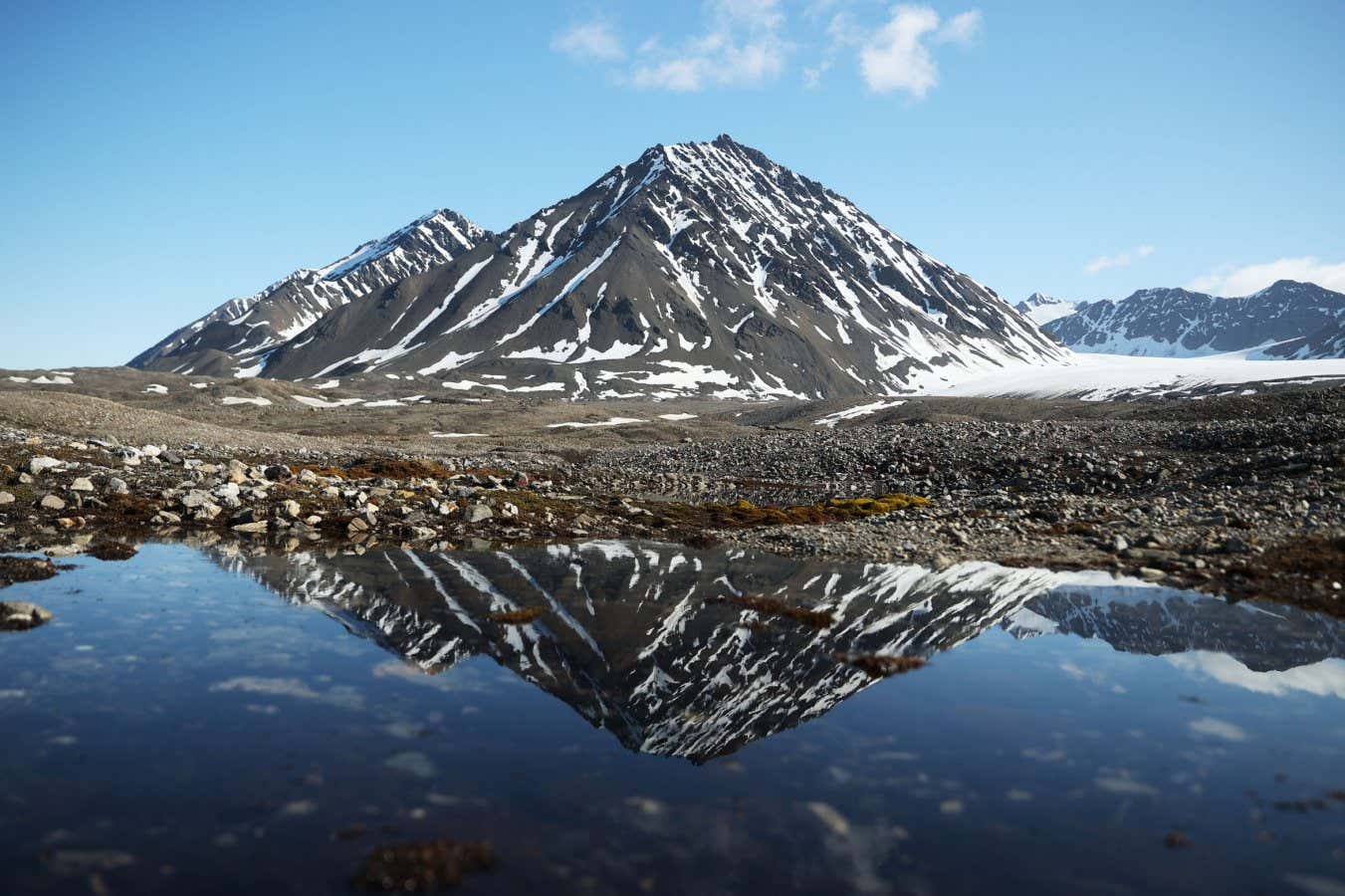 Benzeri görülmemiş Arktik ısı dalgası, Svalbard'ın buzunun yüzde 1'ini eritti