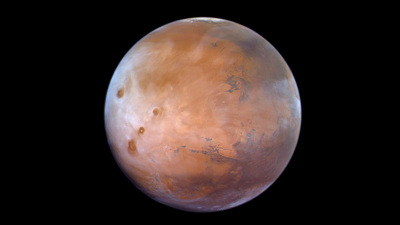Hope Prob, Mars'ta gece bulutlarının ilk tam resmini ortaya çıkarıyor