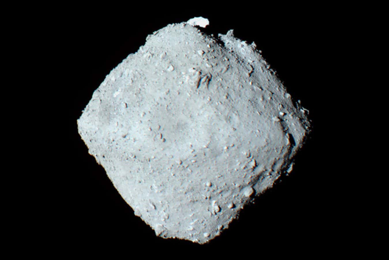 Asteroit Ryugu bir zamanlar içinden akan sıvı su vardı
