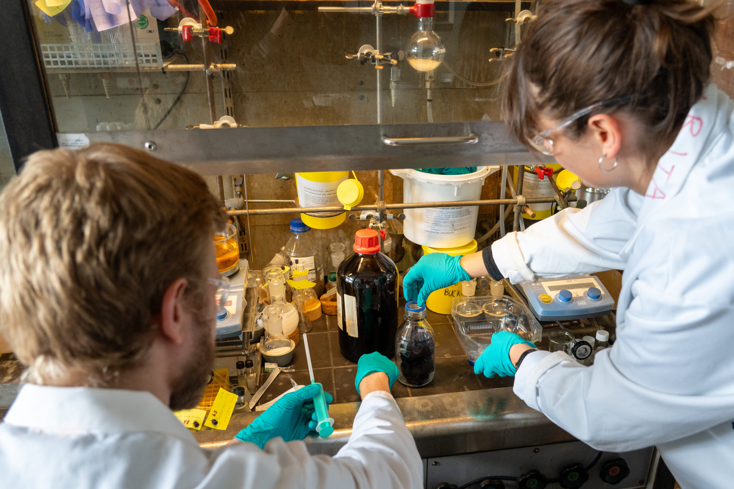 Bilim adamları plastik atıkları verimli co₂ yakalama malzemelerine dönüştürdü