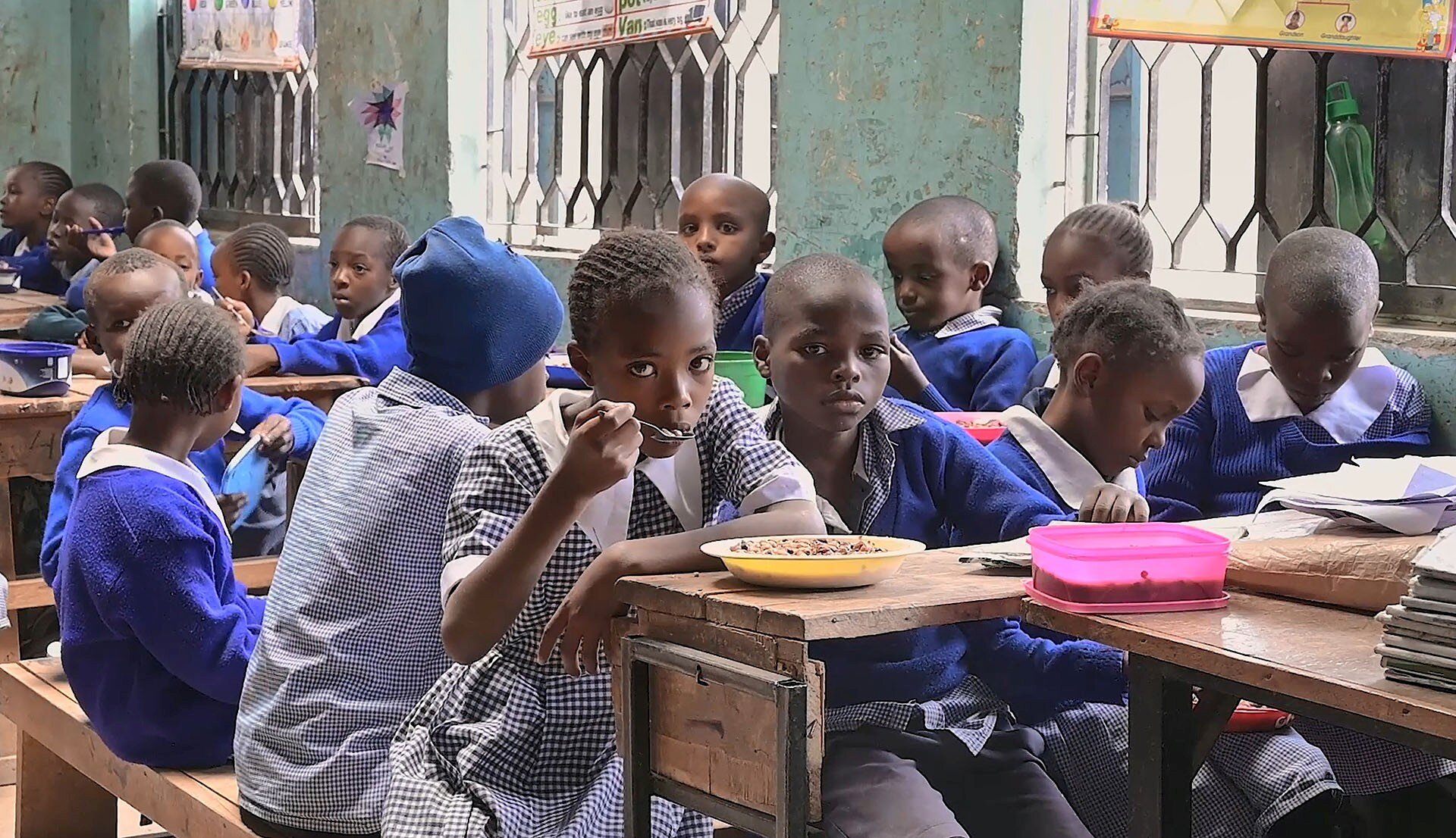 Çalışma, yemek pişirme nedeniyle Afrika okullarında aşırı hava kirliliğini ortaya koyuyor