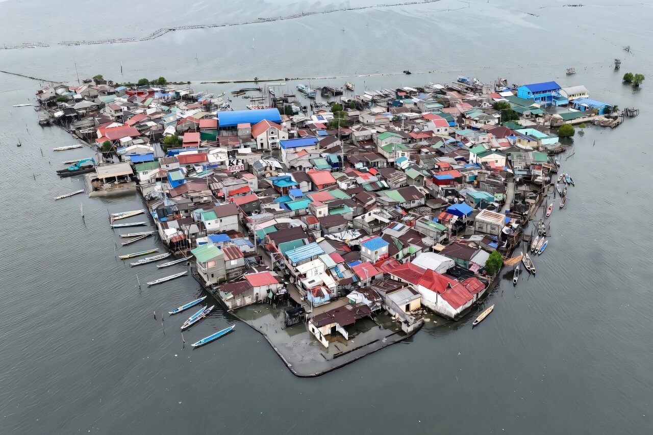 Gelgit'e Karşı: Filipinler Batan Adada Yükselen Deniz Savaşı