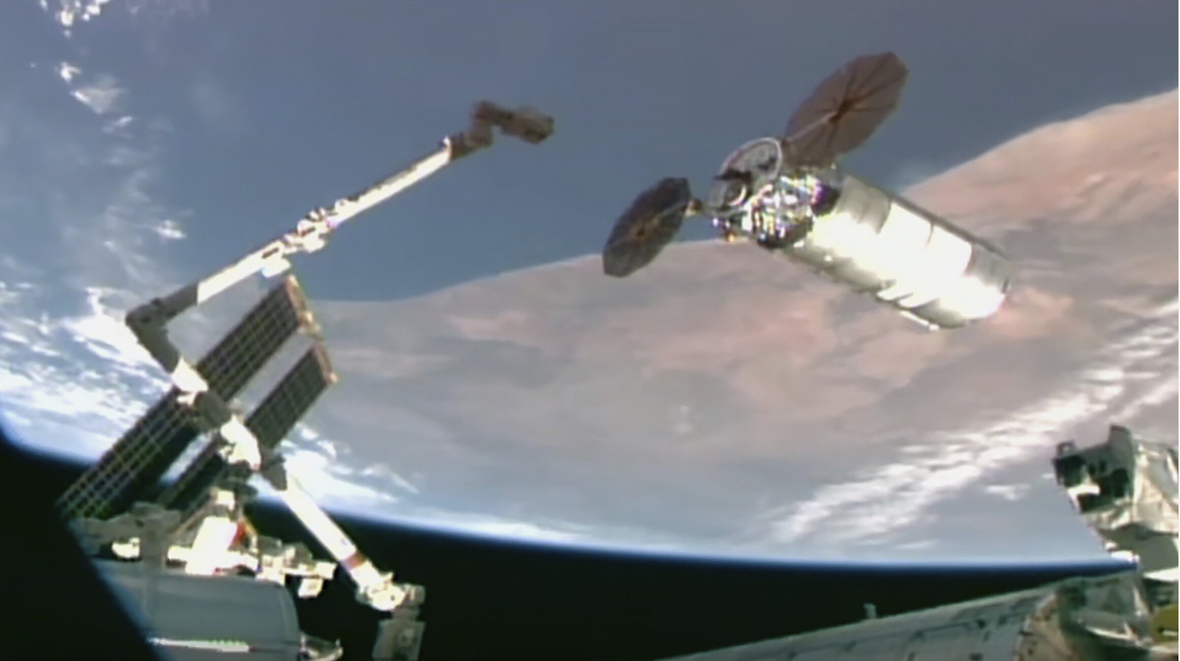 Northrop Grumman kargo gemisi, motor sayısından bir gün sonra uluslararası uzay istasyonuna ulaşıyor