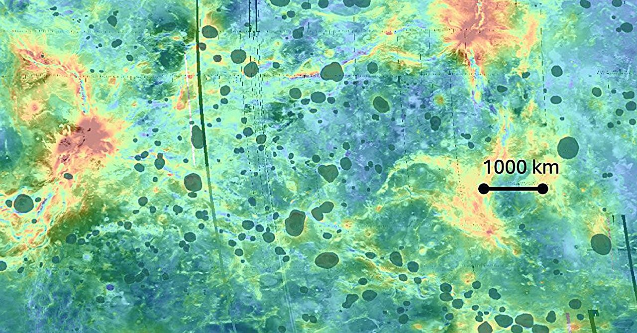 Teraslı tepelerden çökmüş suflelere kadar, bilim adamları Venüs'ün gizemli yüzeyini korur