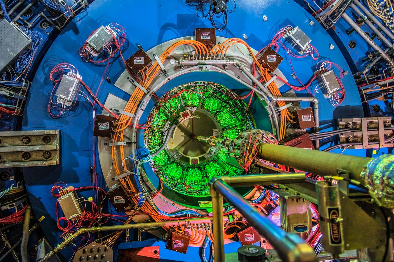 Fizikçiler doğanın en güçlü gücünün ne zaman sarsıldığını ortaya çıkarıyor