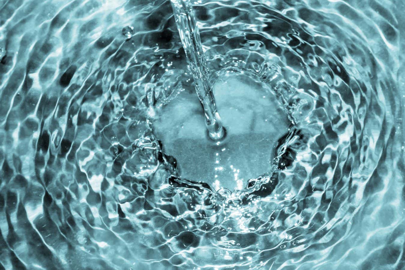 Grafenin içindeki elektronlar süpersonik hızlara itildi