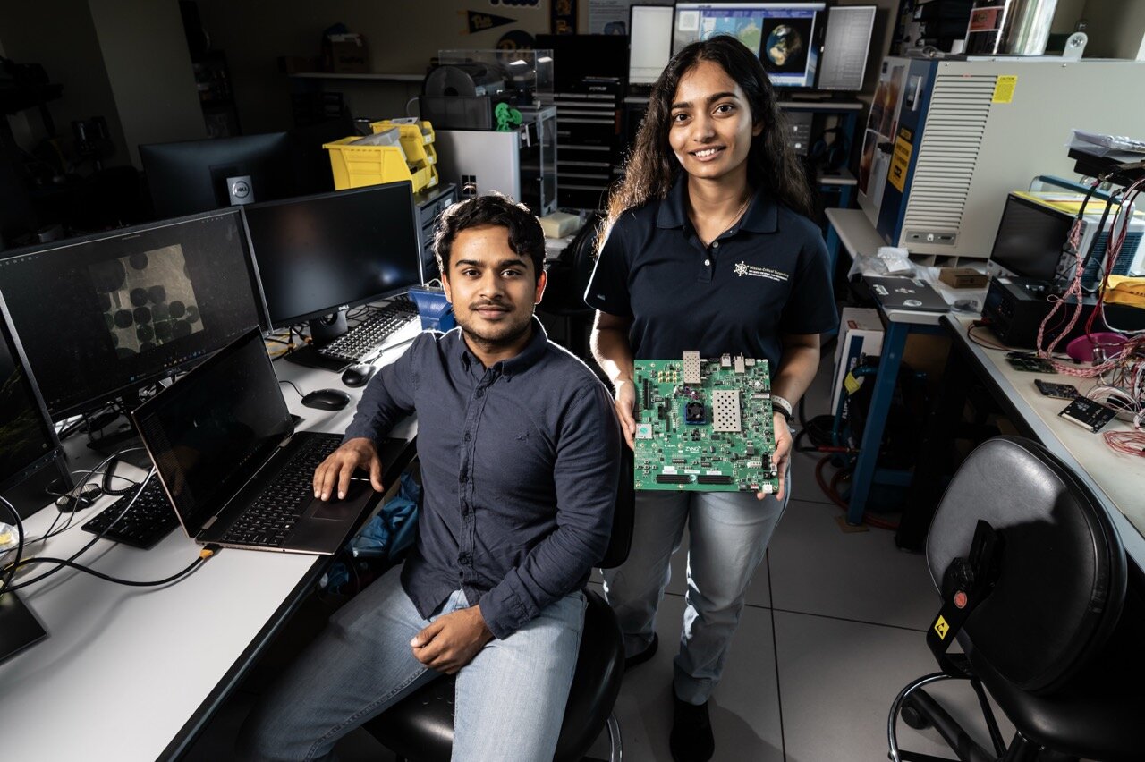 Lisans öğrencileri, yeryüzündeki 22.236 mil yukarısında jeosenkron uyduya başvurular konuşlandırıyor