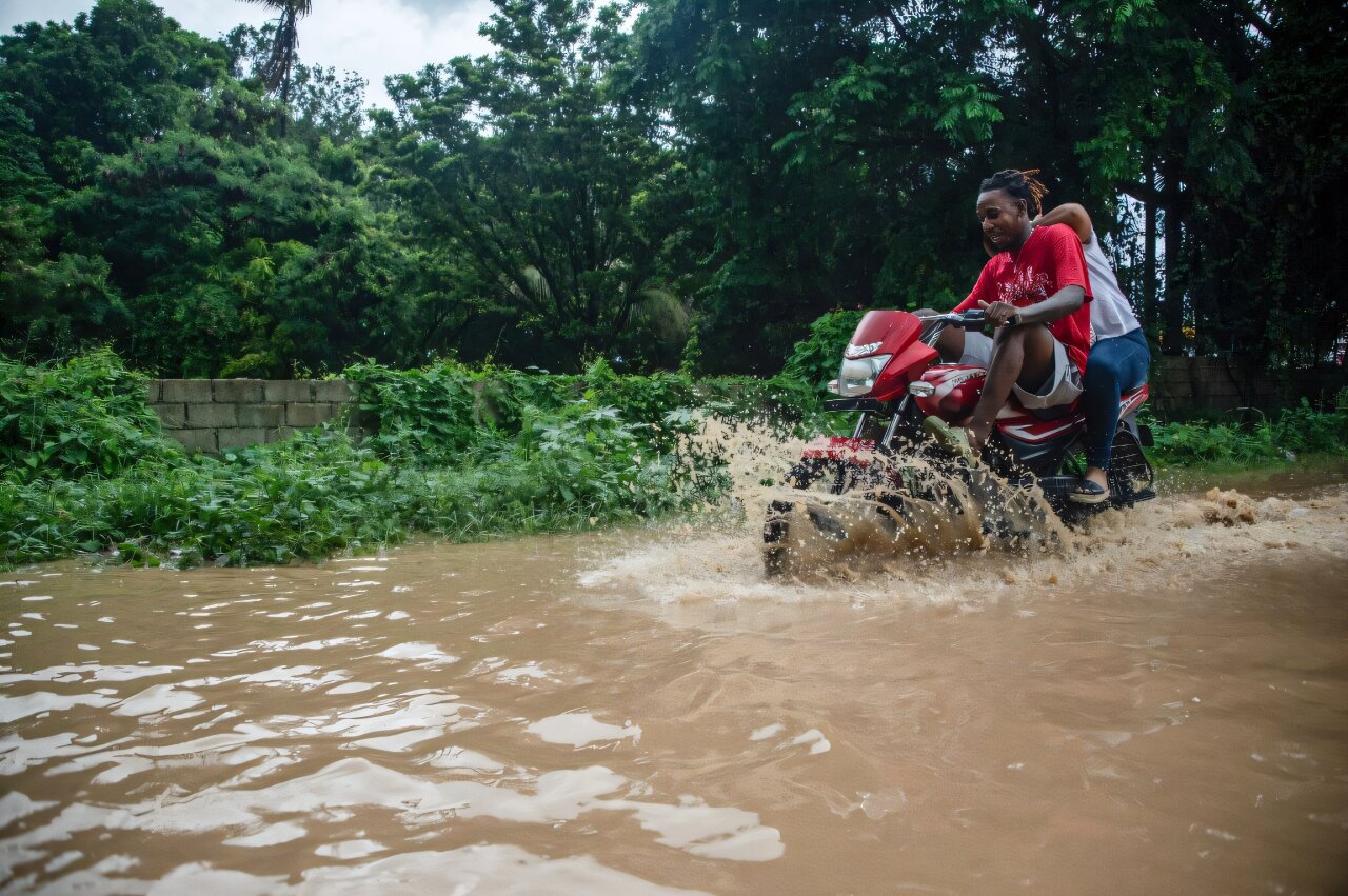 NHC, derecesi düşürülen Melissa Kasırgasının Küba'ya ulaştığını söylüyor