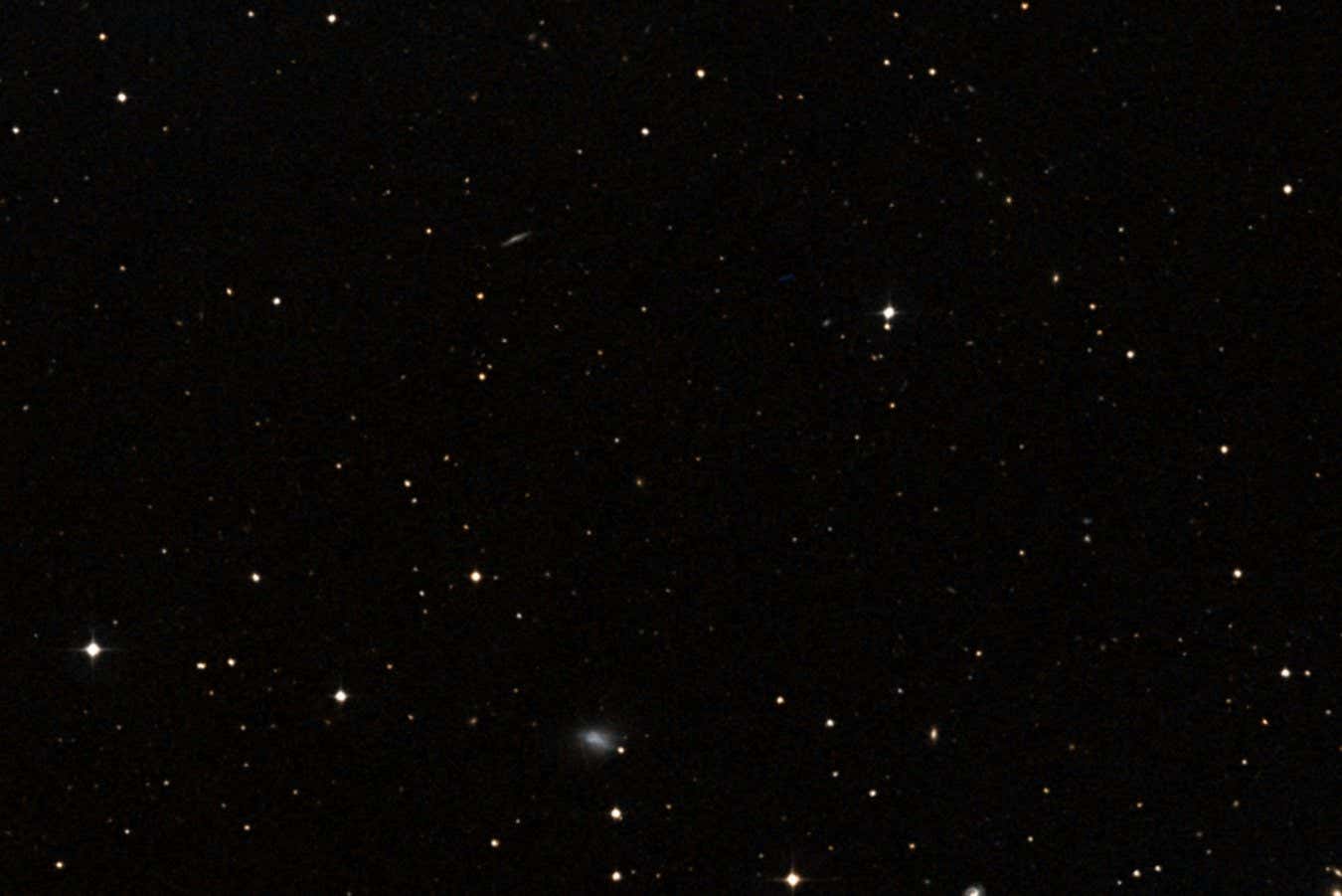 Yakındaki küçük bir galaksi, şaşırtıcı derecede devasa bir kara deliğe ev sahipliği yapıyor