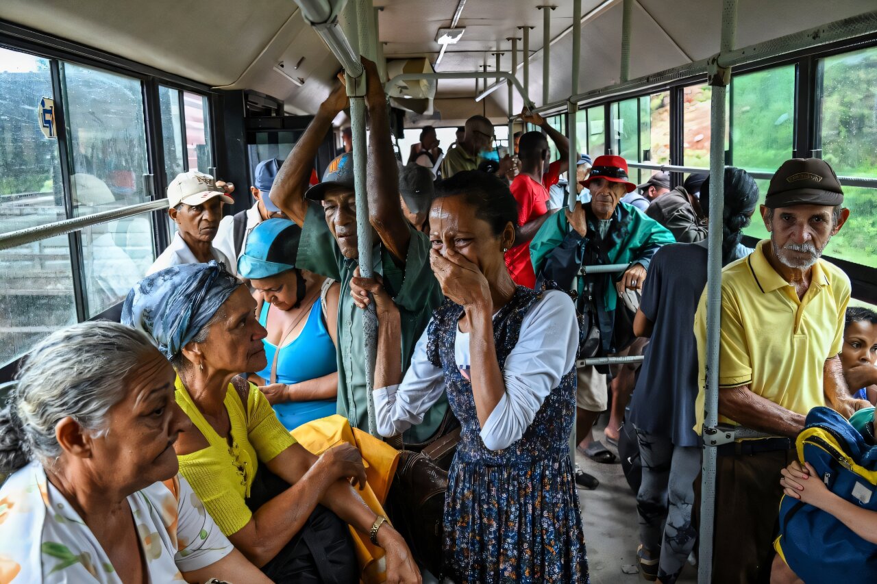 Yaklaşan Melissa Kasırgası nedeniyle Kübalılar sahilden kaçıyor