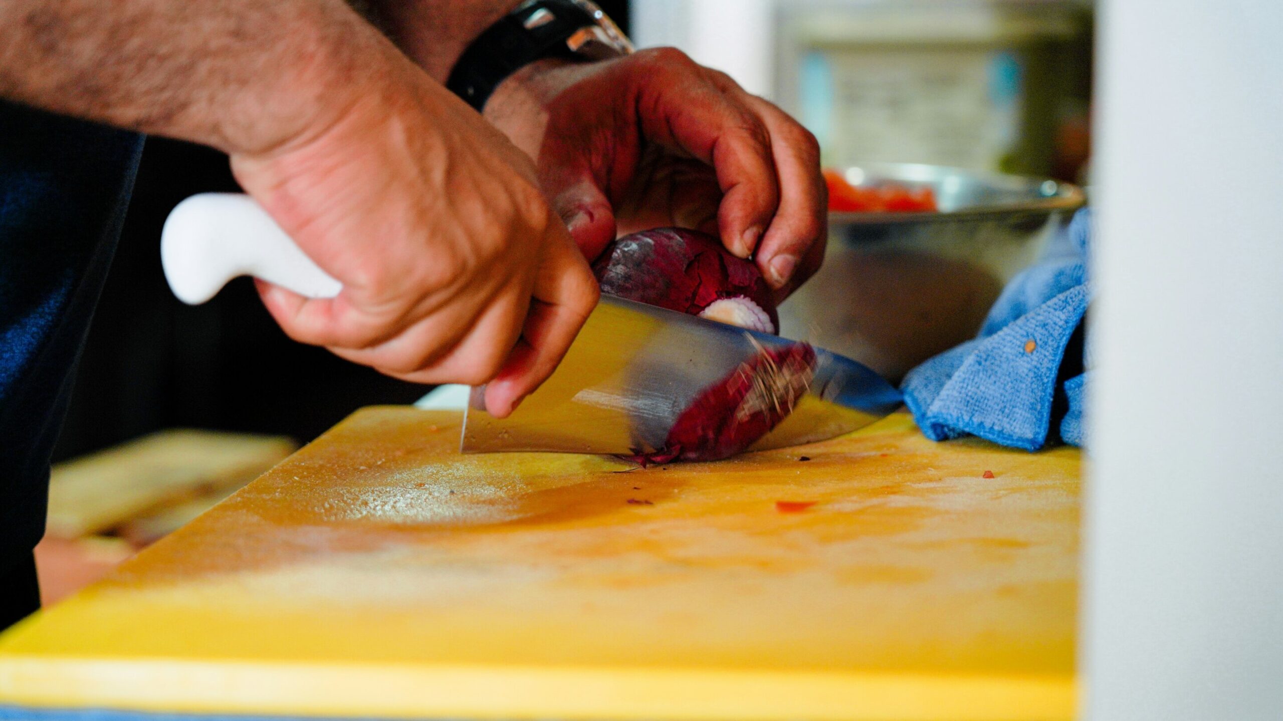 Yüksek hızlı soğan sisi: kesme tekniği ve bıçak keskinliği damlacık spreyini etkiler, çalışma gösterileri