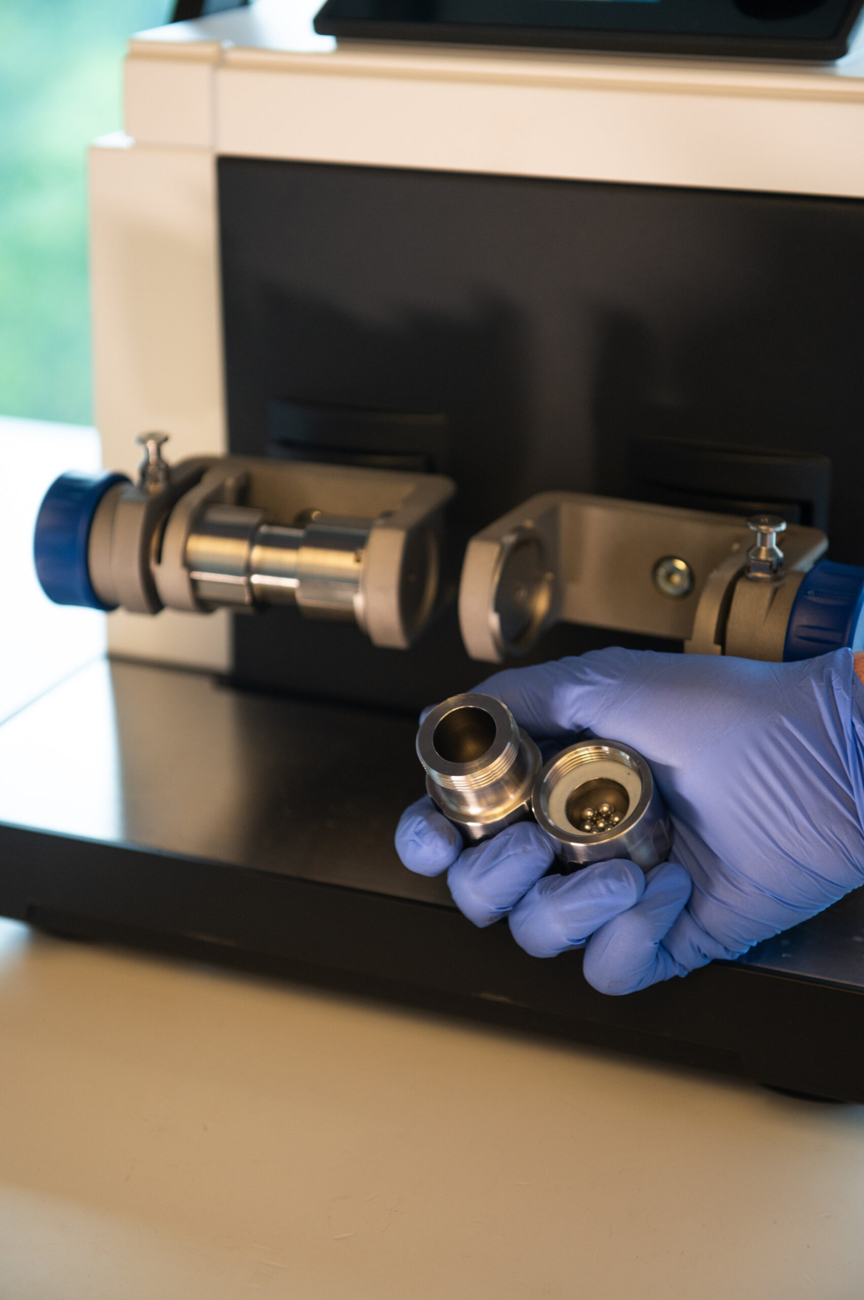 Gizli kataliz: Aşınma, yaygın kimya ekipmanlarını reaktiflere dönüştürür