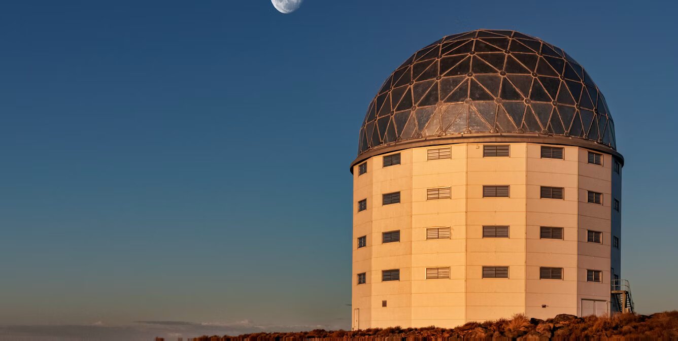 Güney Afrika'nın 20'deki amiral gemisi teleskopu: Gökyüzüne ve topluluğa bir göz