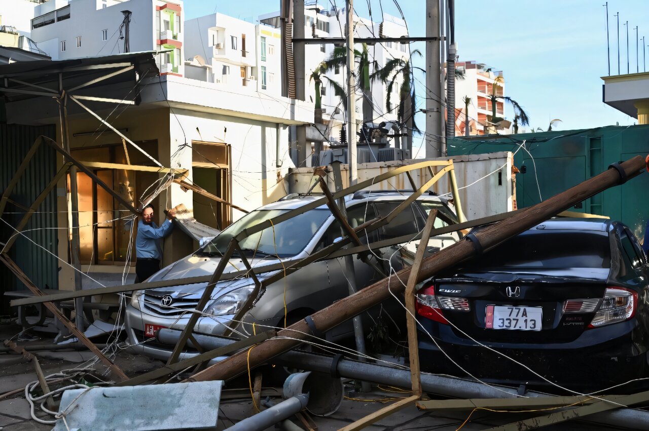 Ölümcül Tayfun Kalmaegi Vietnam ve Filipinler'i kasıp kavuruyor