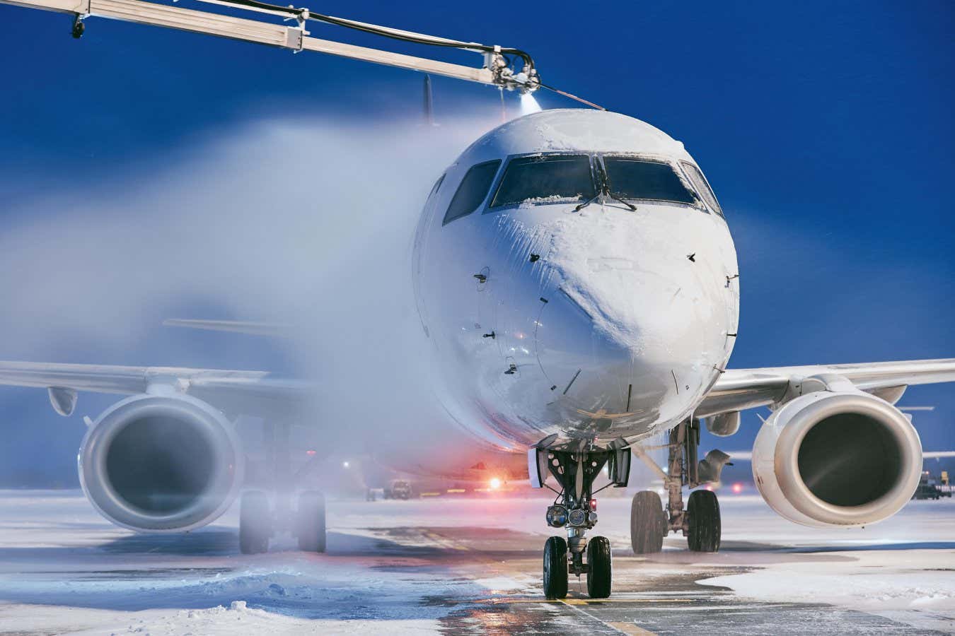 Statik elektrik, az enerji harcayarak pencerelerdeki donları giderebilir