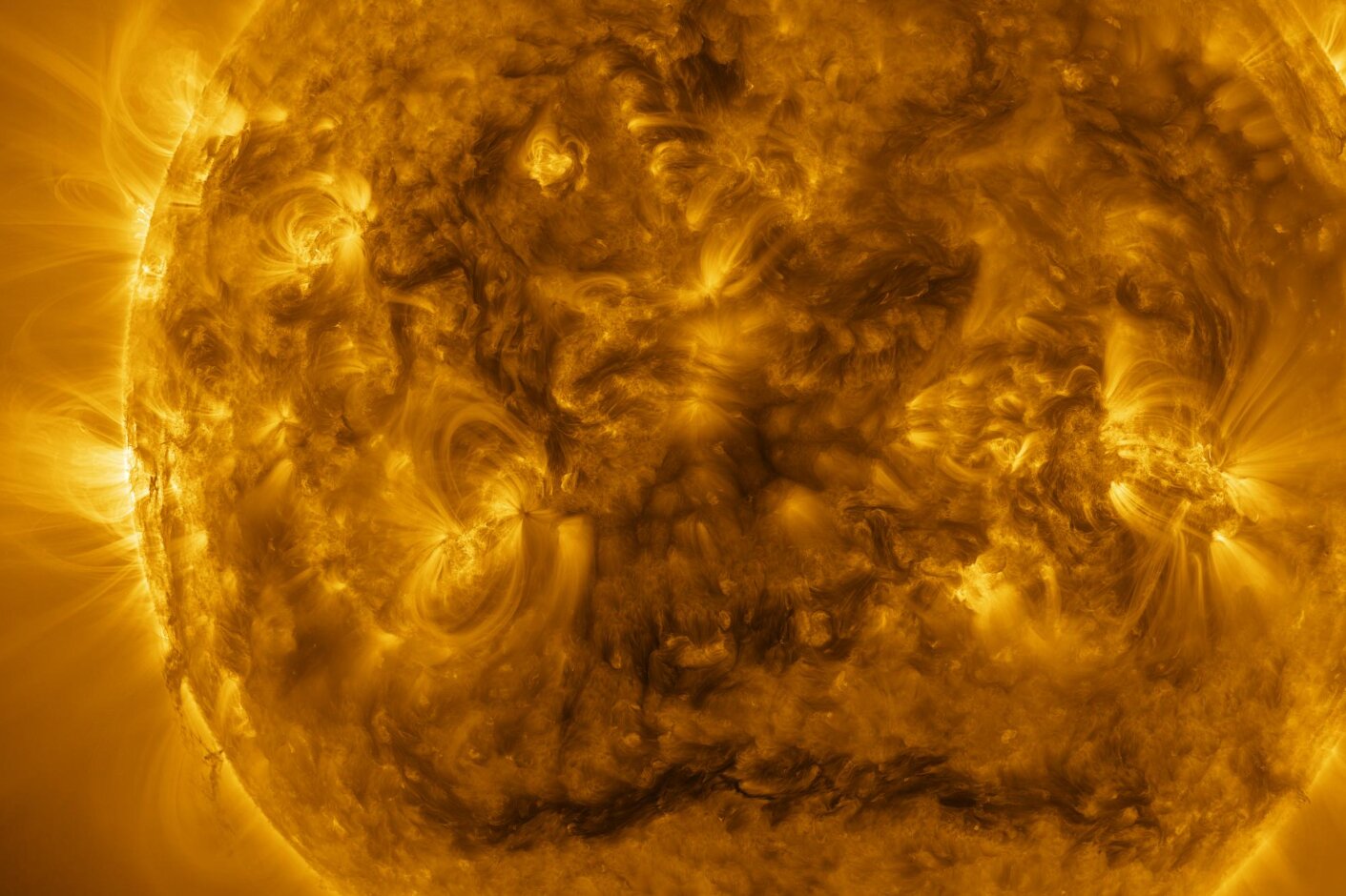 Video: Güneşin üzerinde bir güneş fışkırması var