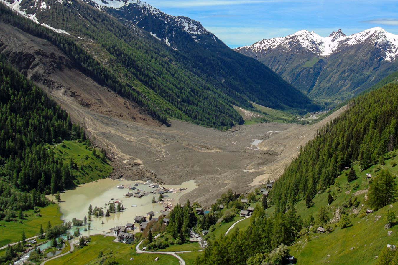 Alp toplulukları 2025'teki buzul çöküşünün ardından belirsiz bir gelecekle karşı karşıya