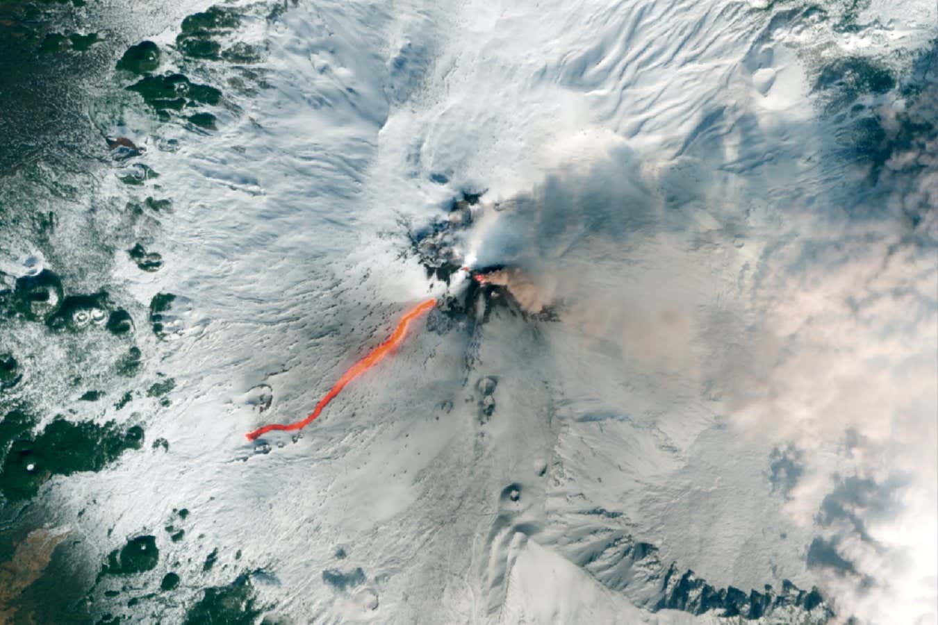Volkanlardan buzdağlarına kadar doğal dünyanın 2025'in en iyi fotoğrafları