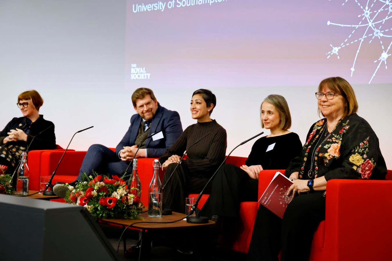 Yapay zeka neredeyse yalnızca erkekler tarafından tasarlandı; bunu nasıl düzeltebileceğiniz aşağıda açıklanmıştır